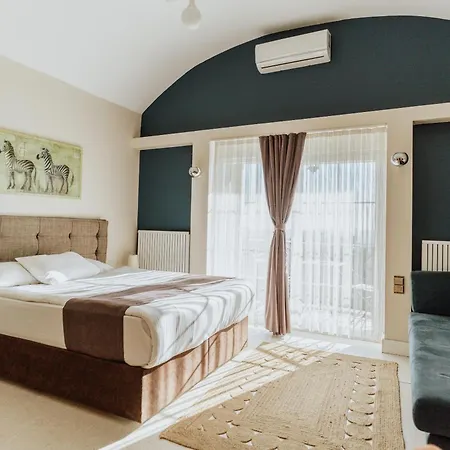 Blackmoon 5* אודיירן