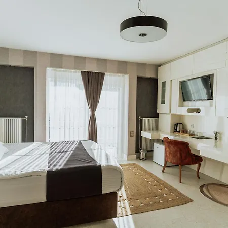 Blackmoon מלון 5*